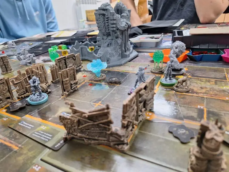 Карти та фігурки гри STALKER The Board Game в клубі настільних ігор Варшава