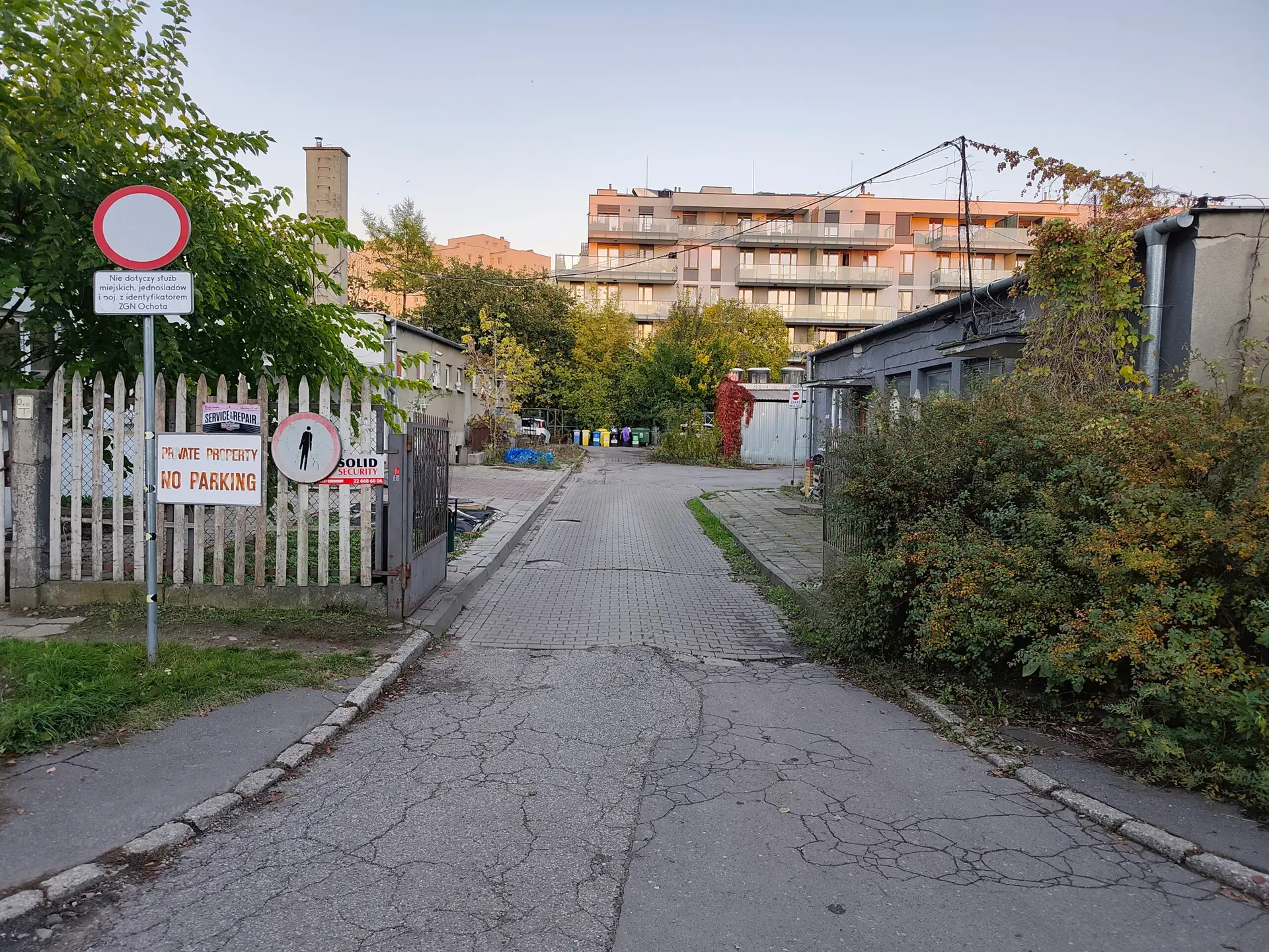 Night view of the street leading to Warsaw Board Game Club in Warsaw